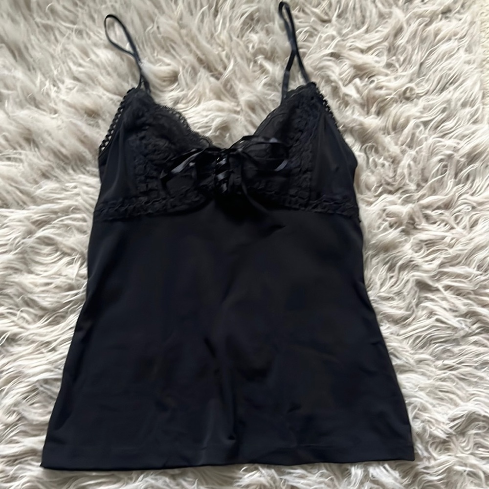 no boundaries black cami with lace and ribbon